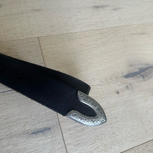 Leather belt with silver buckle - Picture 4 of 6